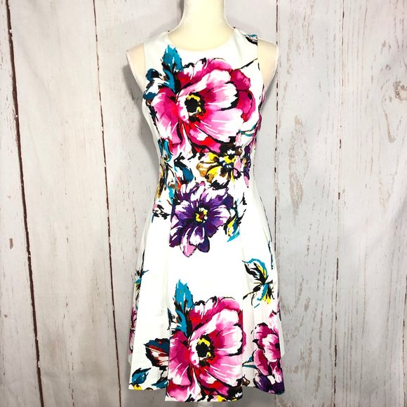 VICE CAMUTO Dresses & Skirts - VINCE CAMUTO SLEEVELESS FLORAL DRESS SIZE 8
